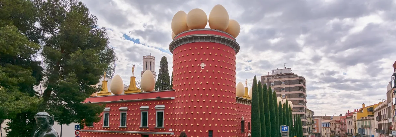Car hire in Figueres